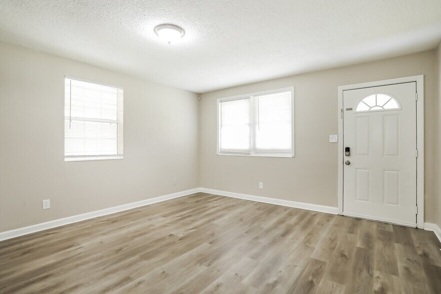 Building Photo - 6227 Pine Summit Dr