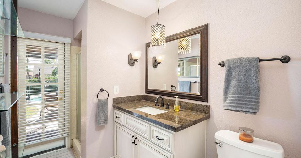 Building Photo - 101 W Tierra Buena Ln