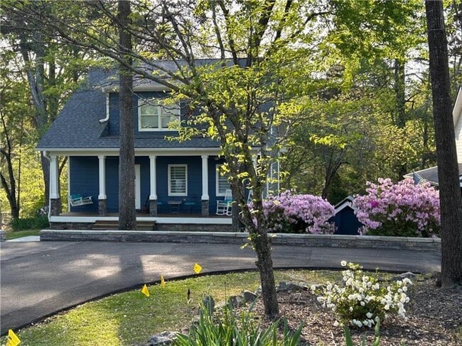 Building Photo - 4060 Merritt Dr