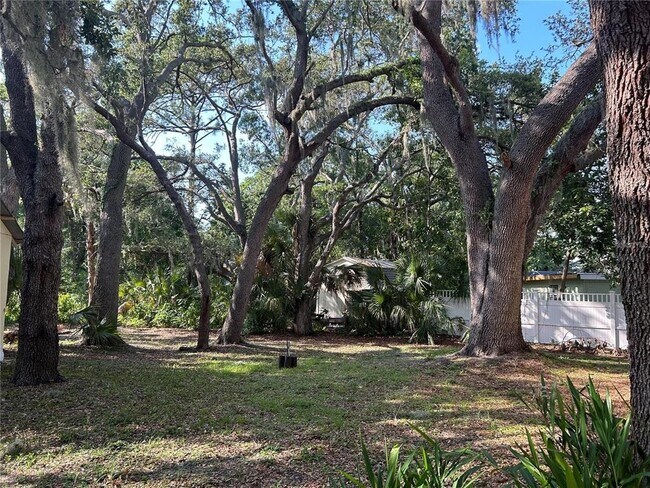 Building Photo - 3646 Radnor Pl