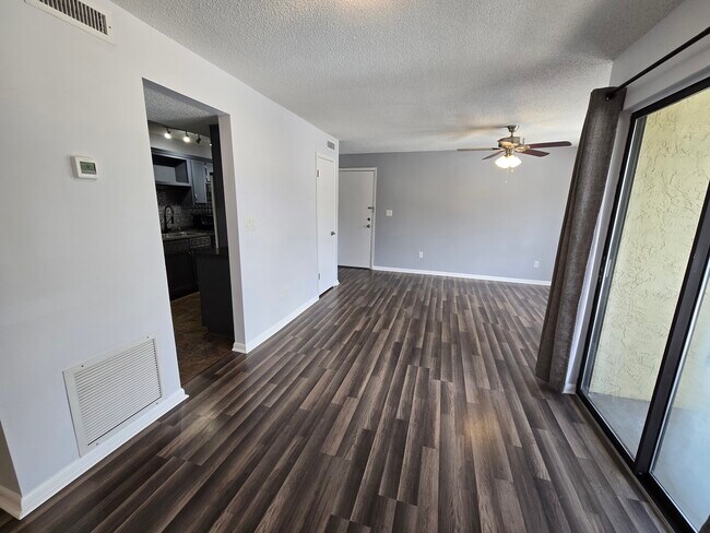 Building Photo - 3570 Sable Palm Ln