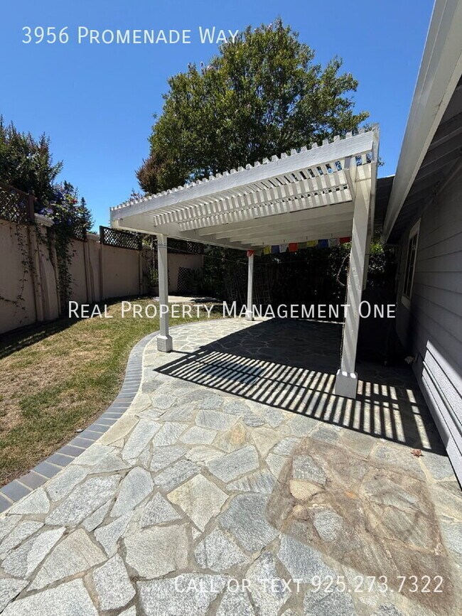 Building Photo - 3956 Promenade Way