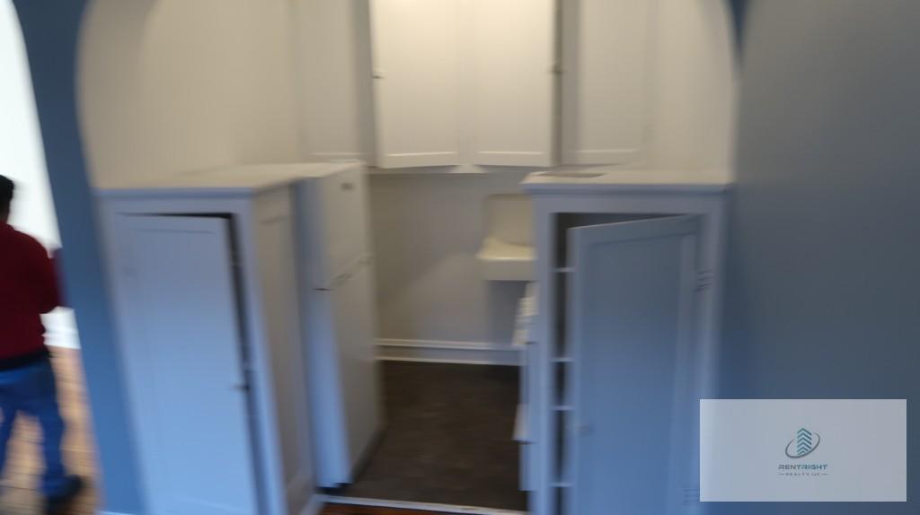 Building Photo - 4588 N Elston Ave