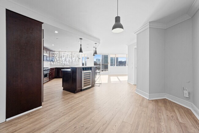 Building Photo - 25 Forest St