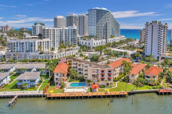 Building Photo - 2908 Bayshore Dr