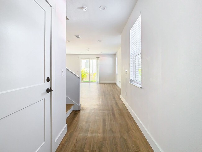 Building Photo - Now Leasing Brand New Constructed Townhous...