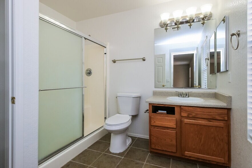 Building Photo - 3277 S Chaparral Rd