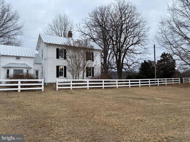 Building Photo - 873 Hawlin Rd