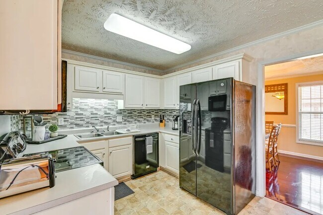 Building Photo - 1139 Curry Ford Dr