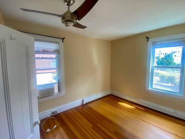 Building Photo - 133 Otis St