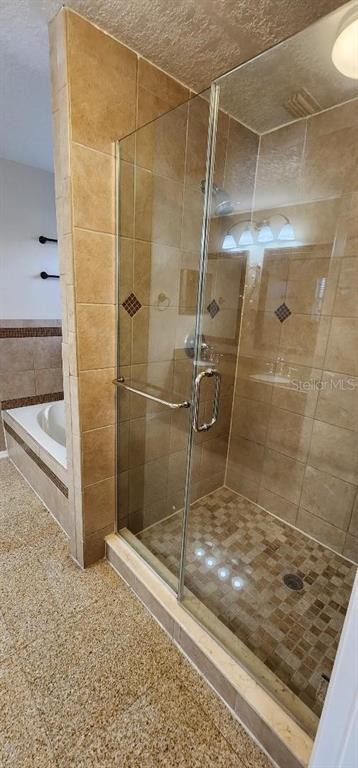 Building Photo - 527 Windrose Dr