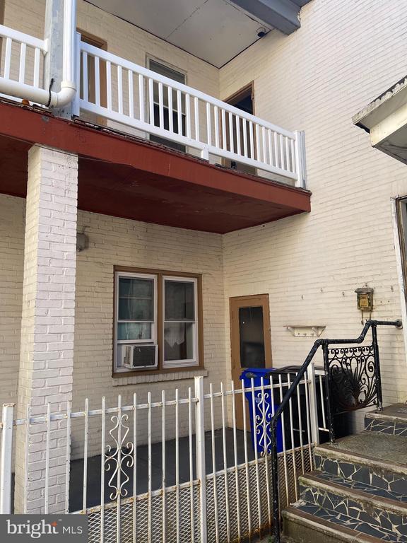 Building Photo - 1139 Church St