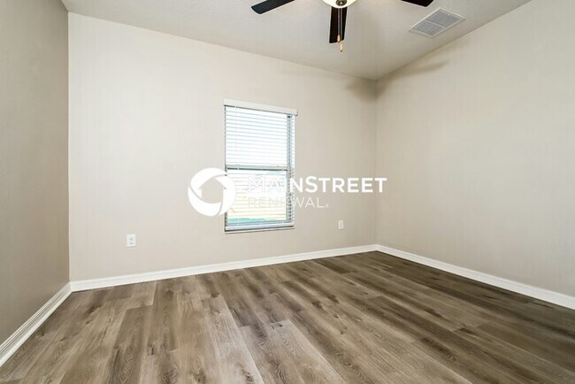 Building Photo - 6 Bedroom Pet-Friendly Home in RIVERVIEW, FL with Main Street Renewal