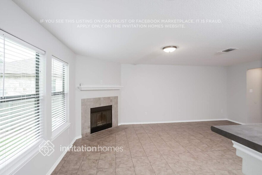 Building Photo - 826 Trilby