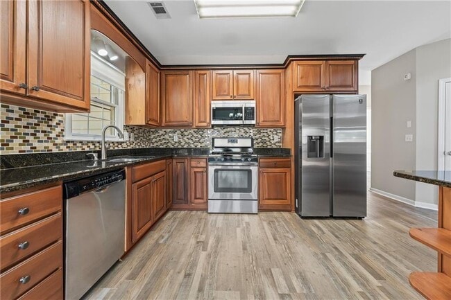 Building Photo - 2878 Calhoun Square