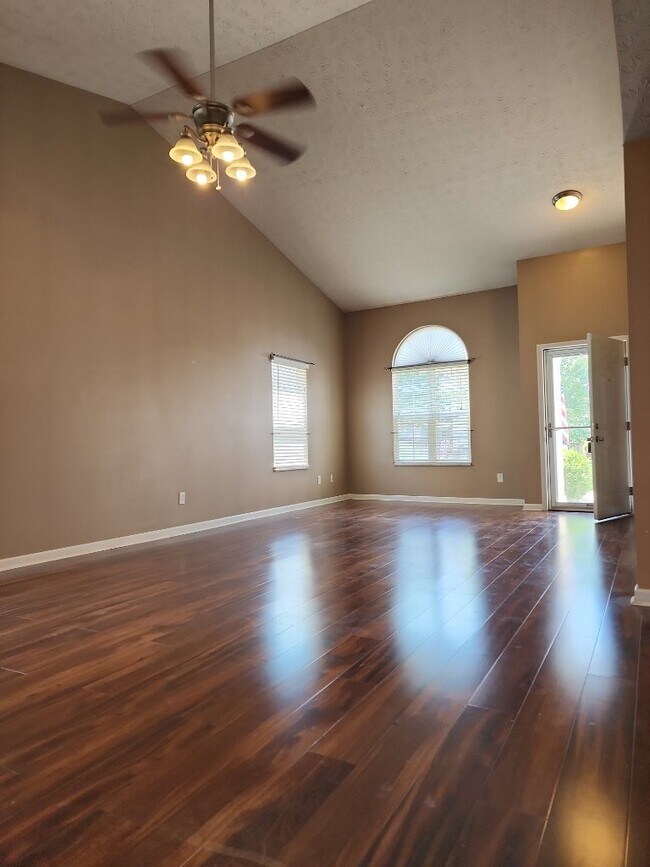 Building Photo - 3888 Winding Twig Dr