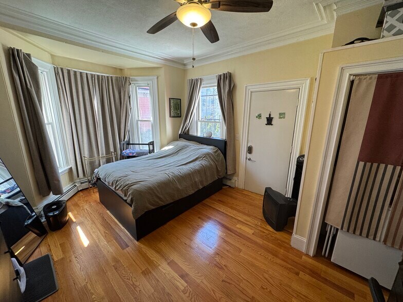 Building Photo - 65 Walden St