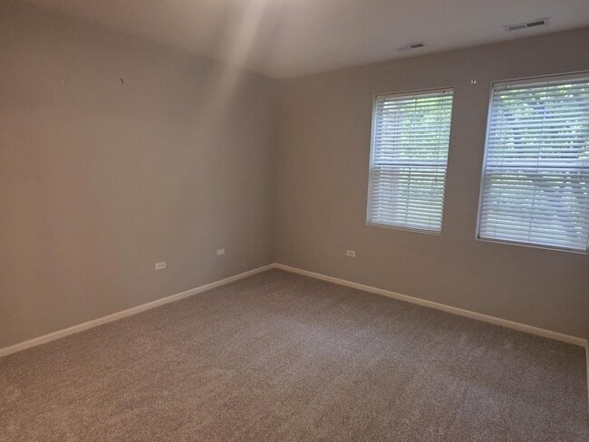 Building Photo - 2250 Aurora Dr