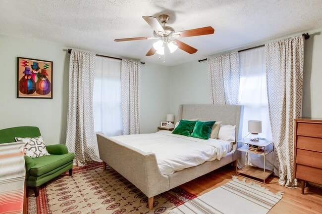 Building Photo - 1014 Nashua St