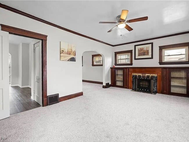 Building Photo - Renovated 3 Bedroom Home with 2 Baths