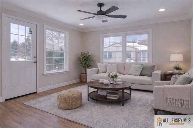 Building Photo - 16A Alexander Hamilton Ct