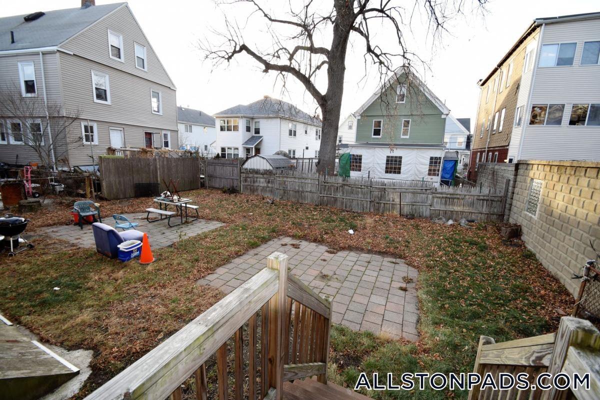 Building Photo - 6 Haskell St