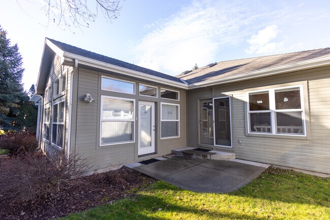 Building Photo - 2412 S Marypost Ave