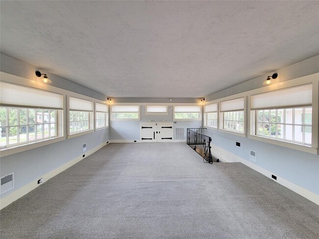 Building Photo - 3702 Audubon Pl