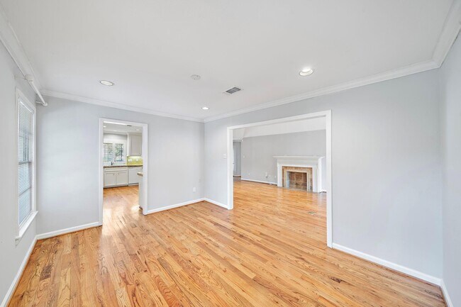 Building Photo - 3115 Glen Haven Blvd