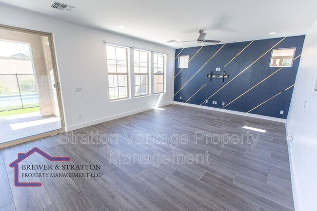 Building Photo - 4065 S Marin Dr