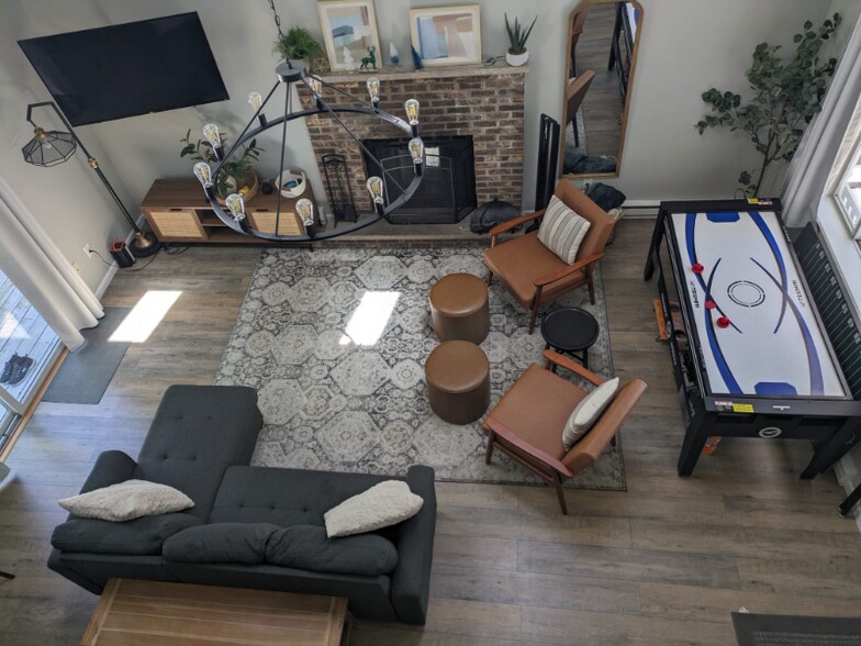 Building Photo - 8963 Deerfield Rd