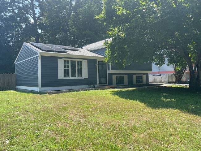 Primary Photo - Updated Tri-Level home with solar panels!