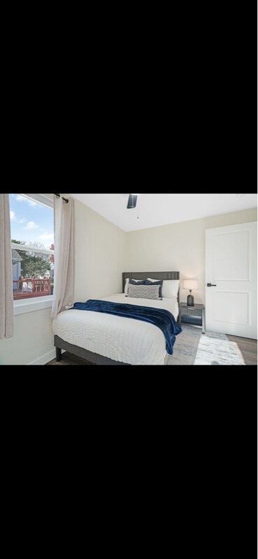 Building Photo - 209 Anna St