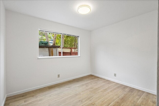 Building Photo - 1532 Stanton St