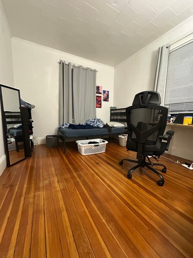 Building Photo - 11 Chester St