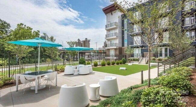 Building Photo - 606 Nc Music Factory Boulevard