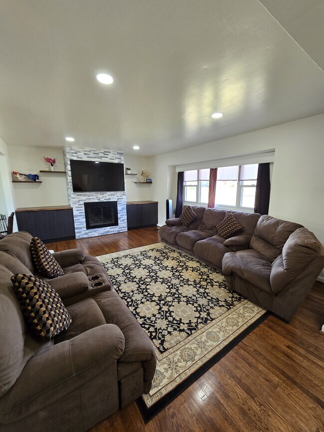 Building Photo - 3803 Towanda Rd