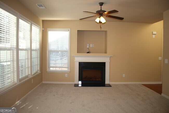 Building Photo - 3328 Castleberry Village Cir