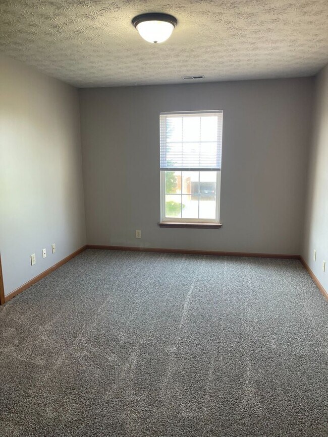 Building Photo - 3368 Edison Dr
