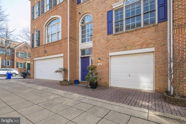 Building Photo - 1122 N Vernon St