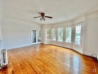 Building Photo - Charming 1 Bedroom Flat with a separate of...