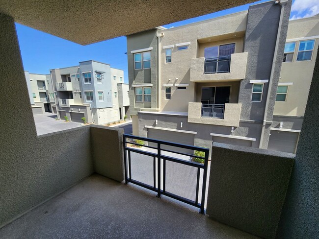 Building Photo - Two Bedroom Condo unit within Affinity of ...