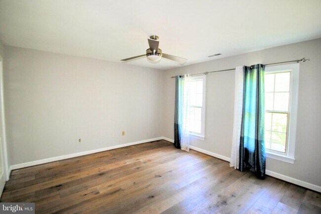 Building Photo - 1506 Chain Bridge Ct