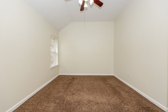 Building Photo - 294 Davids Way