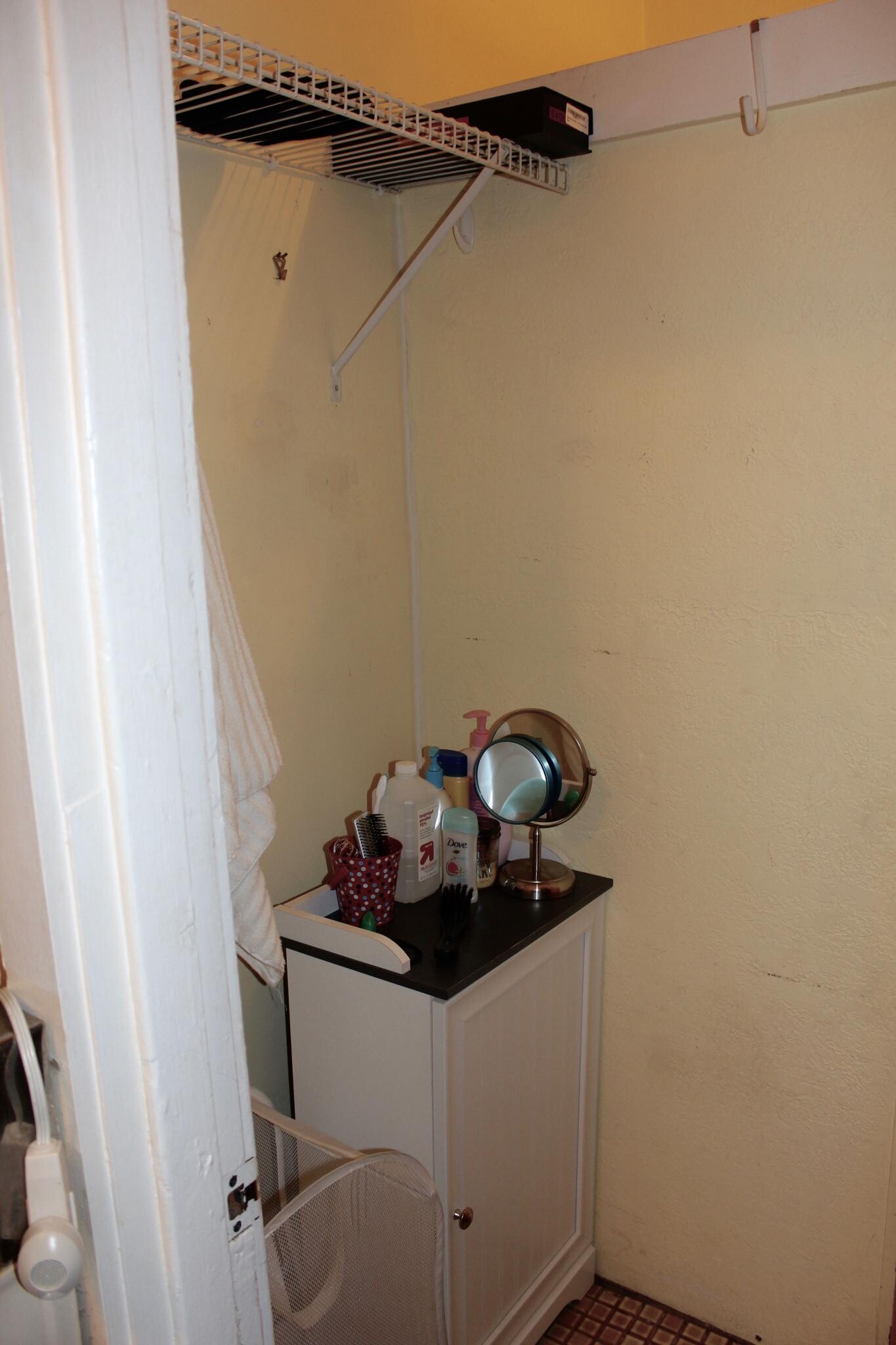 Building Photo - 40 Anderson St