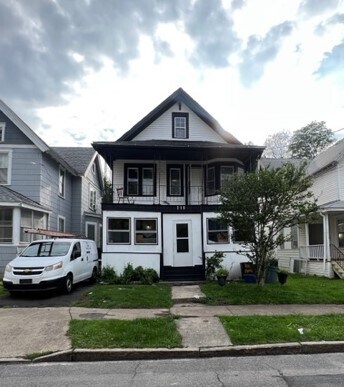 Building Photo - 216 Bassett St