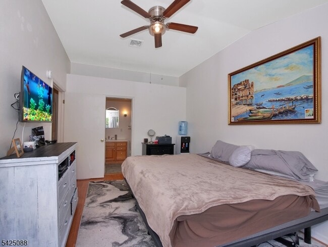 Building Photo - 9 Teal Ln