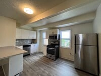 Building Photo - Updated 1BR 1 Bath house with office now available!