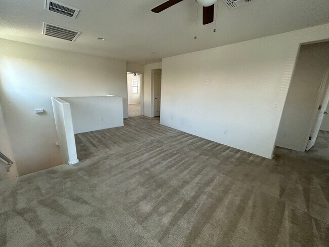 Building Photo - 4046 E Ranch Rd