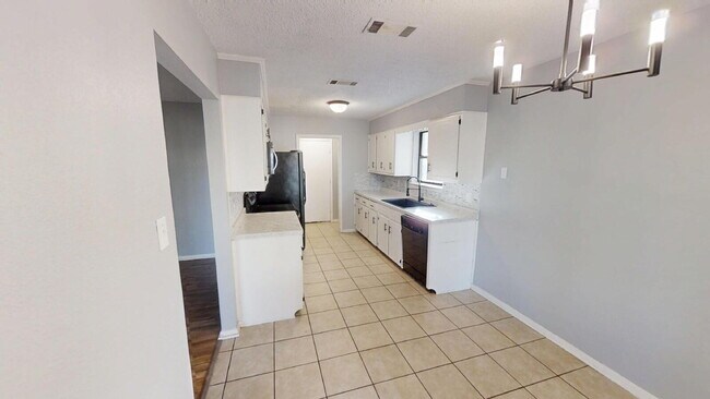 Building Photo - 1619 Leader Dr